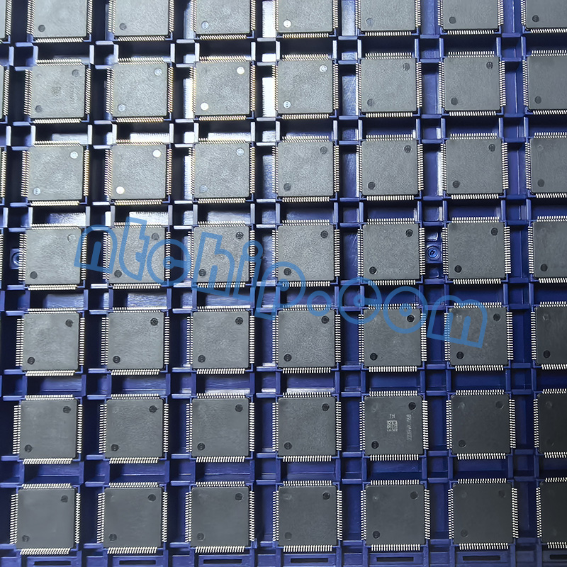 Microchip Technology PIC18F8527-I/PT chip bottom