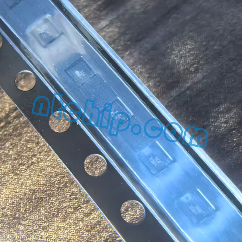Maxim Integrated MAX14736EWL+T semiconductor chip