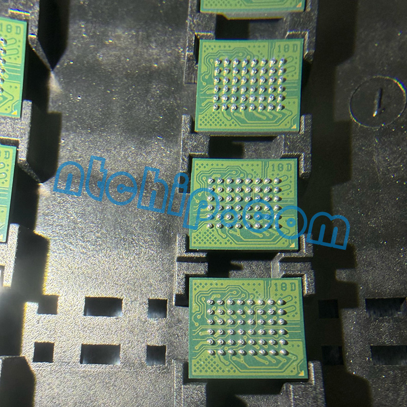 Xilinx XCF32PFS48C chip bottom